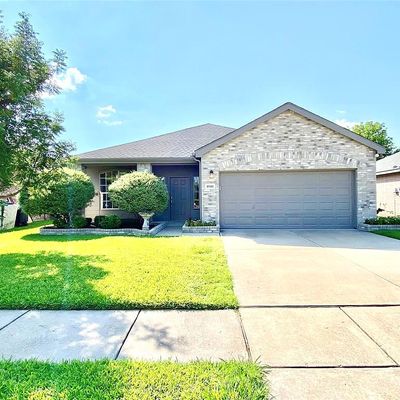 1041 Harriman Dr, Saginaw, TX 76131