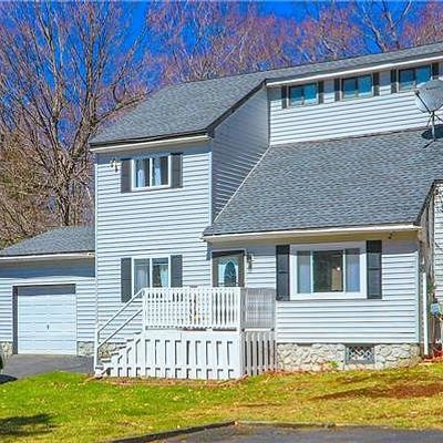 1058 Cheyenne Trl, Gouldsboro, PA 18424