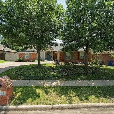 1303 Louise Ln, Ennis, TX 75119