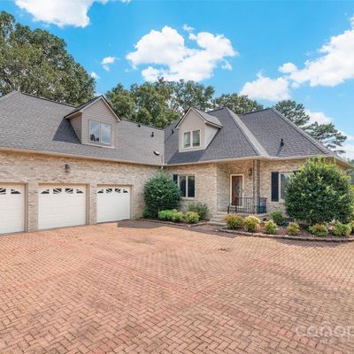 1717 Benjamin Dr, Salisbury, NC 28146