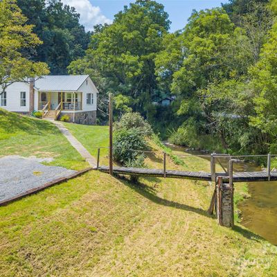 173 Buds Dr, Clyde, NC 28721