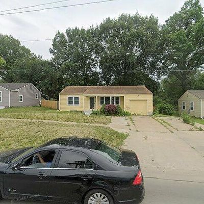 1647 Sw 21 St St, Topeka, KS 66604