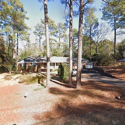 204 Haldane Dr, Southern Pines, NC 28387