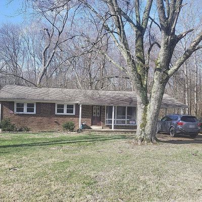 215 Mockingbird Ln, Camden, TN 38320