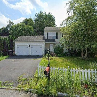 20 Cobblestone Ln, Troy, NY 12180