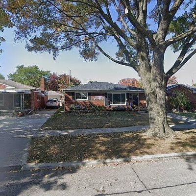 24713 Cubberness St, Saint Clair Shores, MI 48080