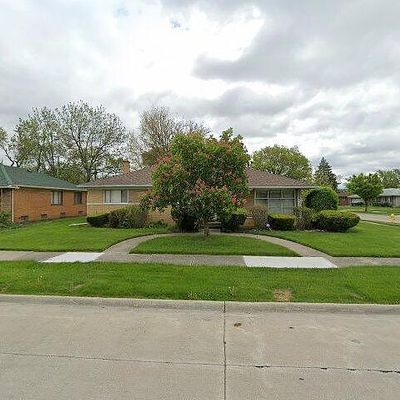 25200 Gardner St, Oak Park, MI 48237