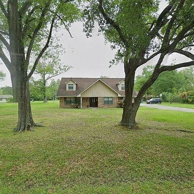 2918 Clark Cir, Orange, TX 77632