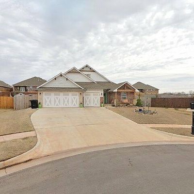 2716 Se 20 Th Cir, Moore, OK 73160