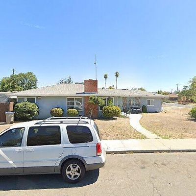 3537 Mayfair Dr N, Fresno, CA 93703