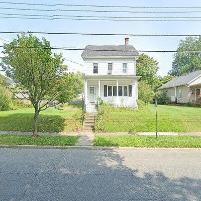 415 Greenwich St, Belvidere, NJ 07823