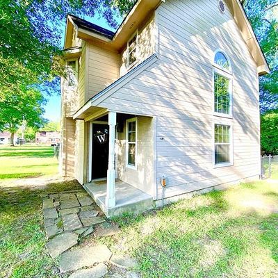 425 N Pecan St, Van, TX 75790