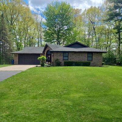 4881 Apple Ct, Freeland, MI 48623