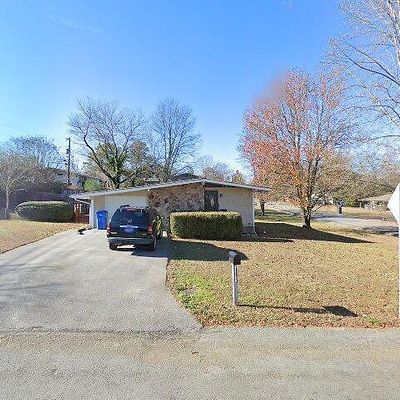 4915 Shorewood Dr, Chattanooga, TN 37416