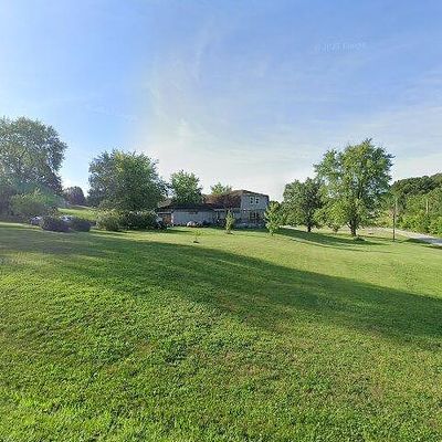 518 Mearns Dr, Macon, MO 63552