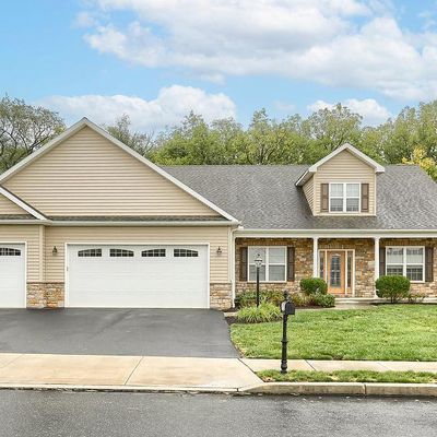 67 Franklin Dr, Mechanicsburg, PA 17055