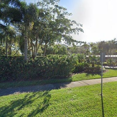 700 Uno Lago Dr, Juno Beach, FL 33408