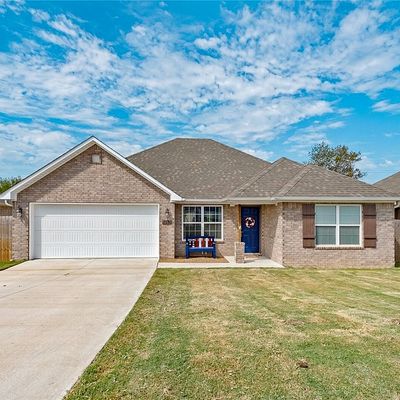 709 Saddlebrook St, Gentry, AR 72734