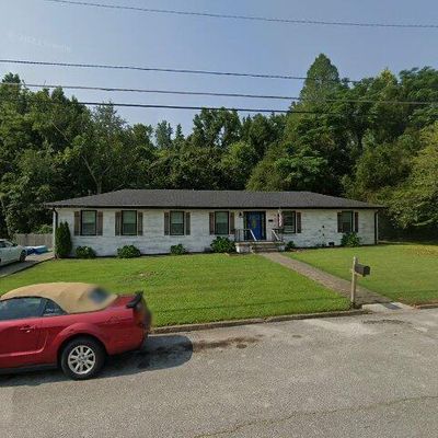 710 Jackson Ave, Carthage, TN 37030