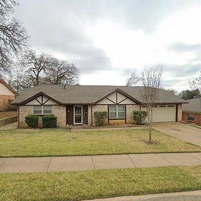 804 Spring Lake Dr, Bedford, TX 76021