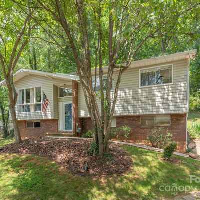 82 Sleepy Hollow Dr, Asheville, NC 28805