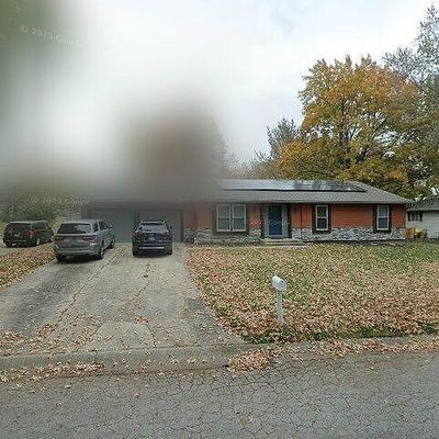 8220 Freeman Ave, Kansas City, KS 66112