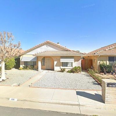 828 Alondra Dr, Hemet, CA 92545