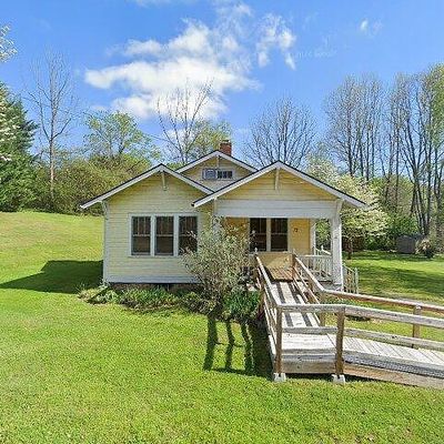 72 Maple St, Waynesville, NC 28786