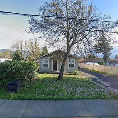 937 Ne Savage St, Grants Pass, OR 97526