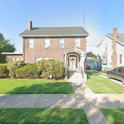 96 W Vaughn St, Kingston, PA 18704