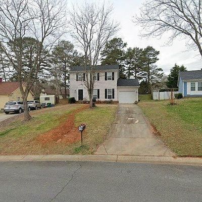 8830 Royal Scot Ln, Charlotte, NC 28227