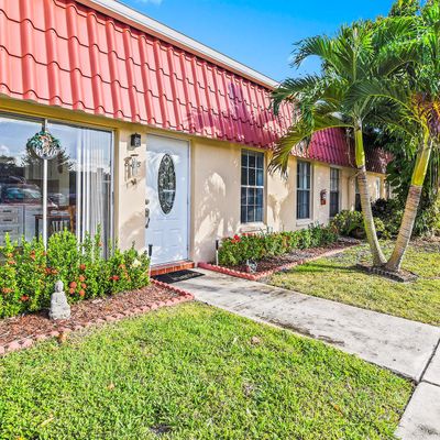 888 Worcester Ln, Lake Worth, FL 33467