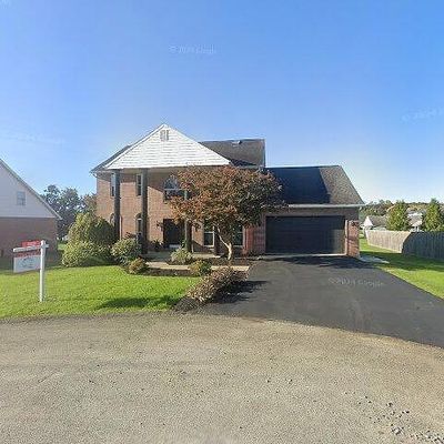 102 Green Meadow Ln, Mount Pleasant, PA 15666