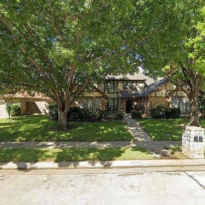 102 Mountain View Dr, Bedford, TX 76021