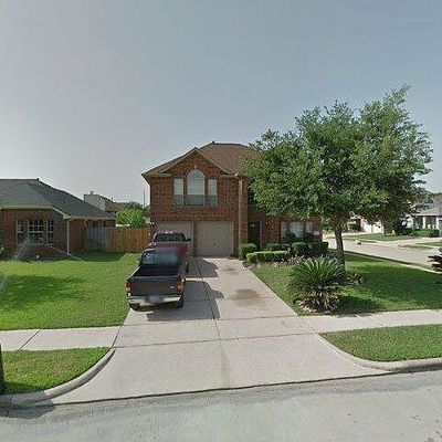 1335 Hunter Green Ln, Fresno, TX 77545