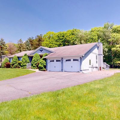 139 Fairway Dr, Hawley, PA 18428