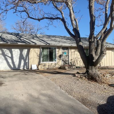 142 Gamble Ln, Pueblo, CO 81001