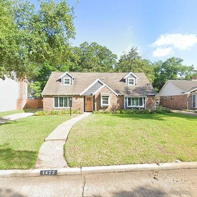 1423 Saxony Ln, Houston, TX 77058