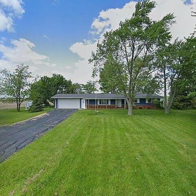 14338 Hannah Rd, Bowling Green, OH 43402