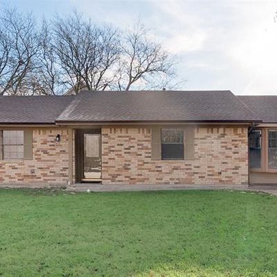 126 W 5 Th St, Krum, TX 76249