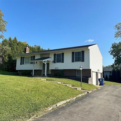 12733 Walnut Dr, Conneaut Lake, PA 16316