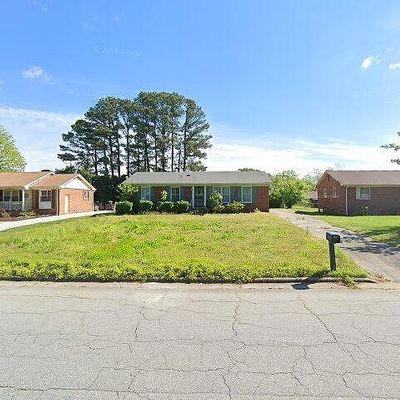 1315 Rotherwood Rd, Greensboro, NC 27406