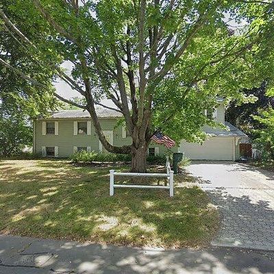 16 Crowley Dr, Old Saybrook, CT 06475