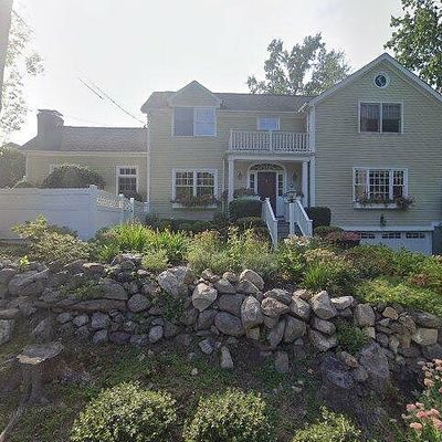 17 Witch Ln, Norwalk, CT 06853