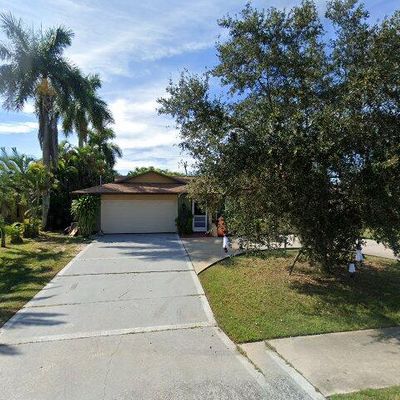 1714 Country Club Blvd, Cape Coral, FL 33990