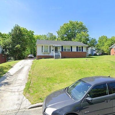 2004 Barksdale Dr, Greensboro, NC 27401