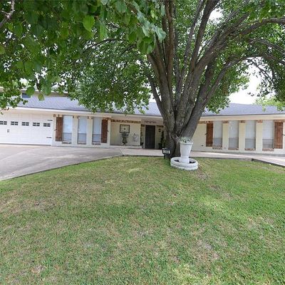 203 Village Gate Dr, Waxahachie, TX 75165