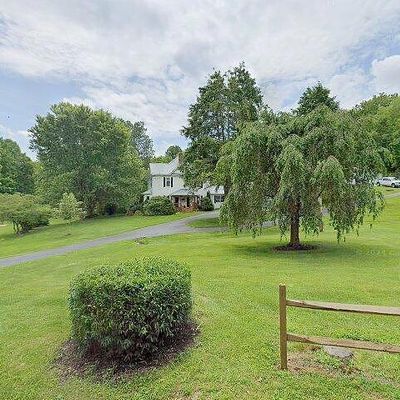 20564 Mccann Rd, Damascus, VA 24236