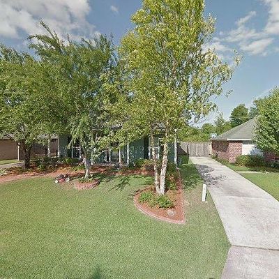 18311 Lake Indigo Dr, Baton Rouge, LA 70817