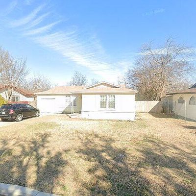 2213 S Hughes Ave, Fort Worth, TX 76105